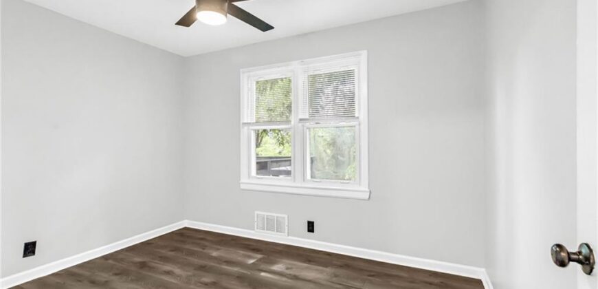 8849 N Locust Street, Kansas City, MO 64155