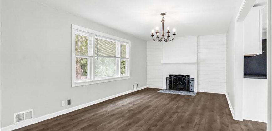 8849 N Locust Street, Kansas City, MO 64155