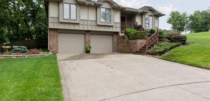 6401 N Park Avenue, Kansas City, MO 64118