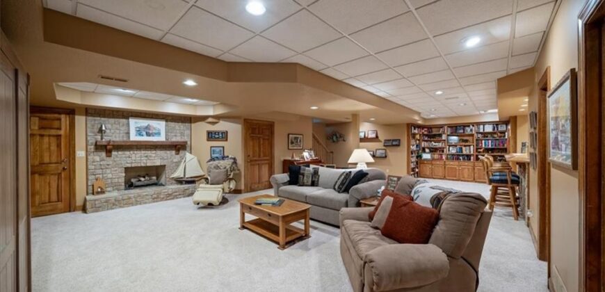 9200 NW 78th Street, Kansas City, MO 64152