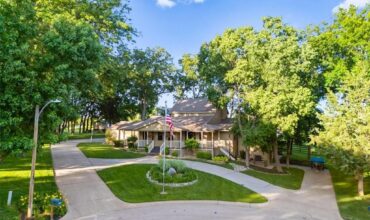 9200 NW 78th Street, Kansas City, MO 64152