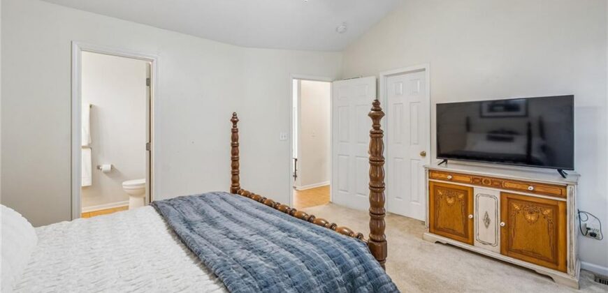 7102 N Kingston Court, Gladstone, MO 64119