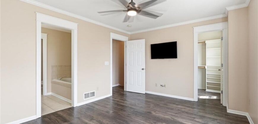 2911 Gentry Park Parkway, Kansas City, MO 64116