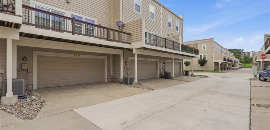 2911 Gentry Park Parkway, Kansas City, MO 64116