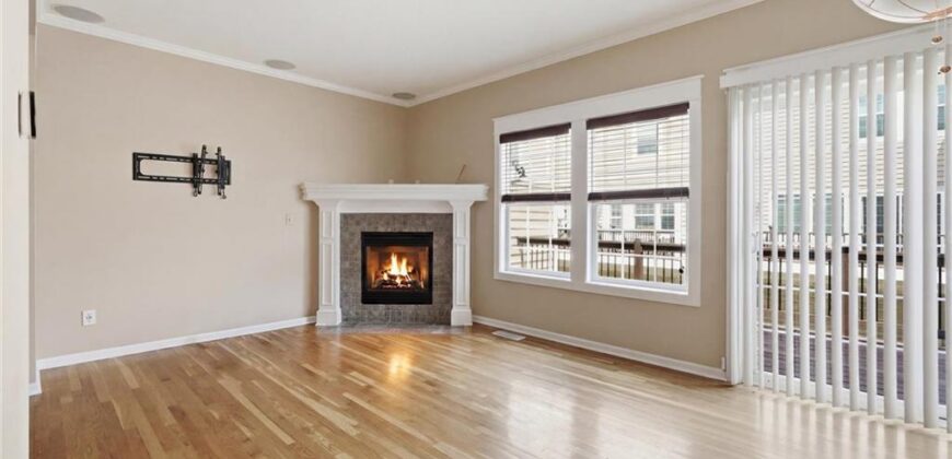 2911 Gentry Park Parkway, Kansas City, MO 64116