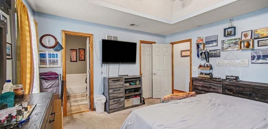 6301 N Quincy Avenue, Kansas City, MO 64119