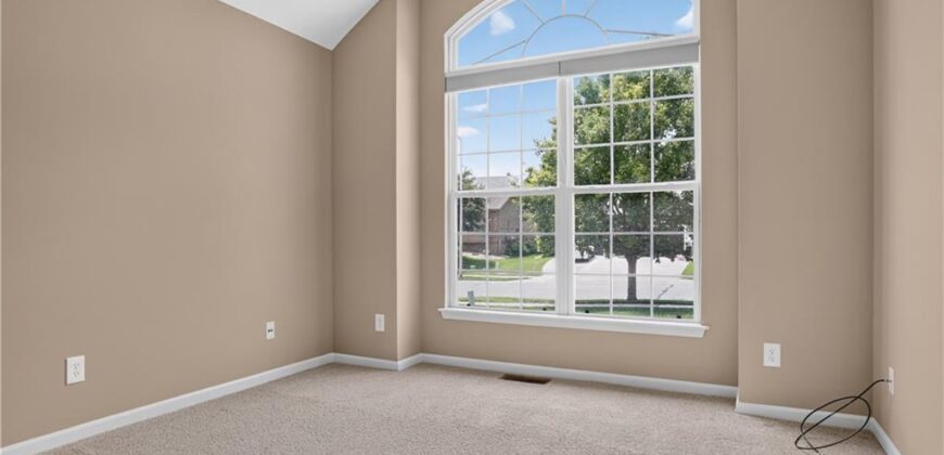 10141 N Lane Drive, Kansas City, MO 64157