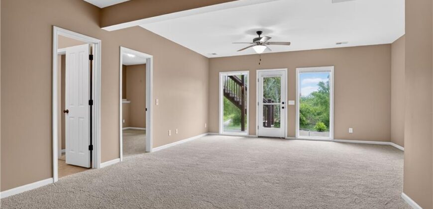 10141 N Lane Drive, Kansas City, MO 64157