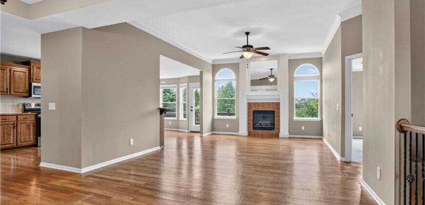 10141 N Lane Drive, Kansas City, MO 64157