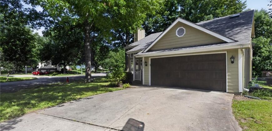 10425 N Campbell Court, Kansas City, MO 64155