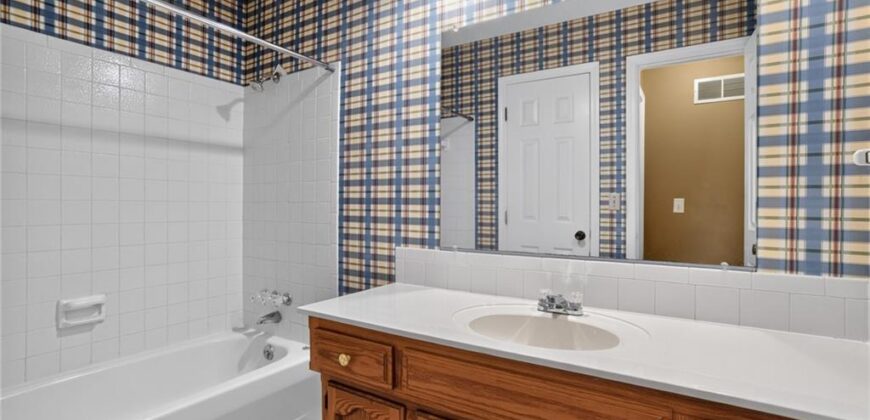 10425 N Campbell Court, Kansas City, MO 64155