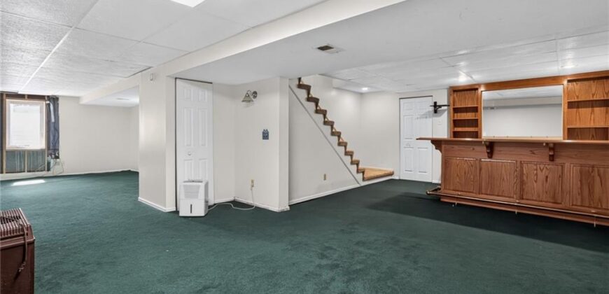 10425 N Campbell Court, Kansas City, MO 64155