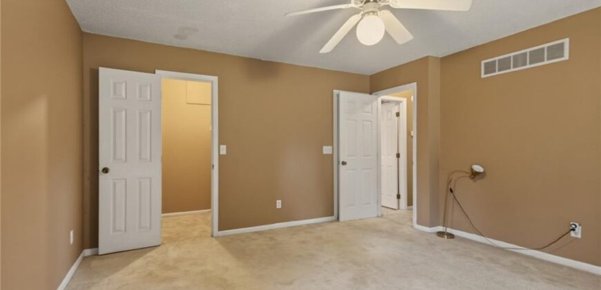 10425 N Campbell Court, Kansas City, MO 64155