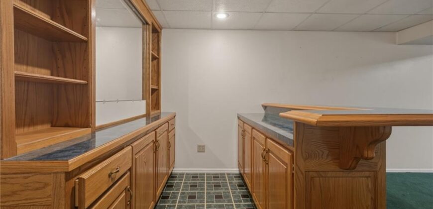 10425 N Campbell Court, Kansas City, MO 64155