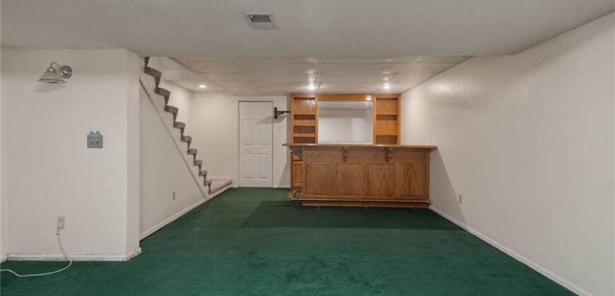 10425 N Campbell Court, Kansas City, MO 64155