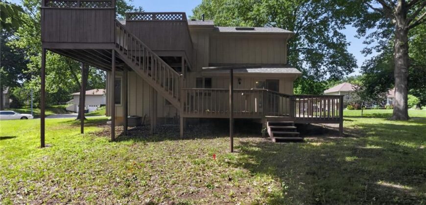 10425 N Campbell Court, Kansas City, MO 64155