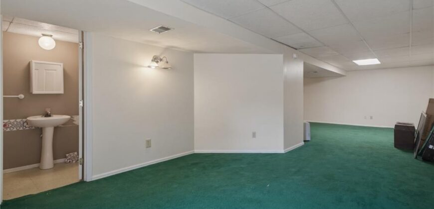 10425 N Campbell Court, Kansas City, MO 64155