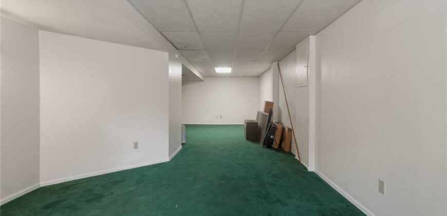10425 N Campbell Court, Kansas City, MO 64155