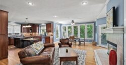 8033 Clearwater Drive, Parkville, MO 64152