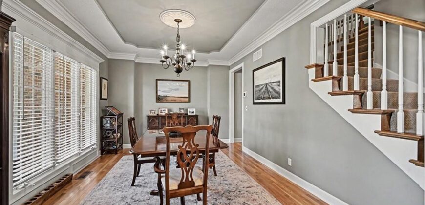 8033 Clearwater Drive, Parkville, MO 64152