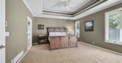 8033 Clearwater Drive, Parkville, MO 64152