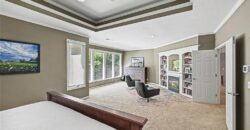 8033 Clearwater Drive, Parkville, MO 64152