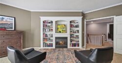 8033 Clearwater Drive, Parkville, MO 64152