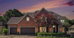 8033 Clearwater Drive, Parkville, MO 64152