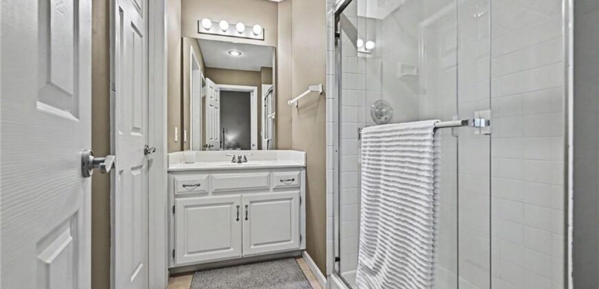 8033 Clearwater Drive, Parkville, MO 64152