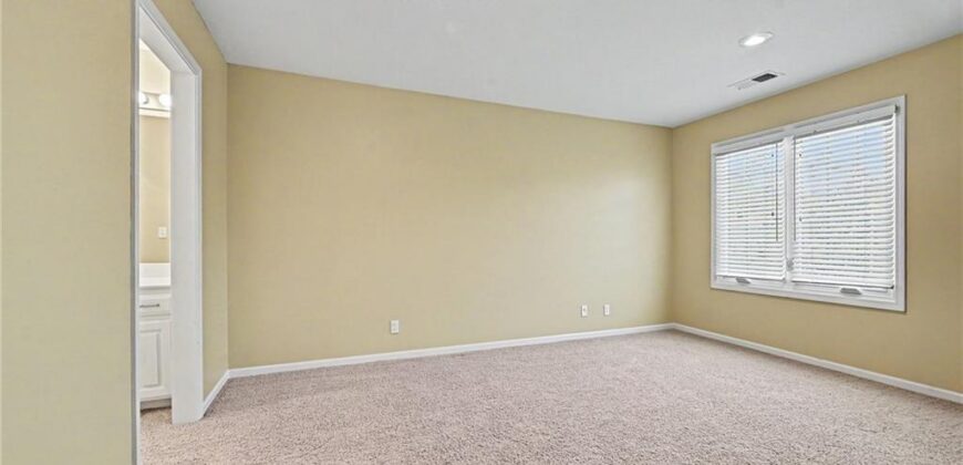 8033 Clearwater Drive, Parkville, MO 64152