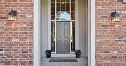 8033 Clearwater Drive, Parkville, MO 64152