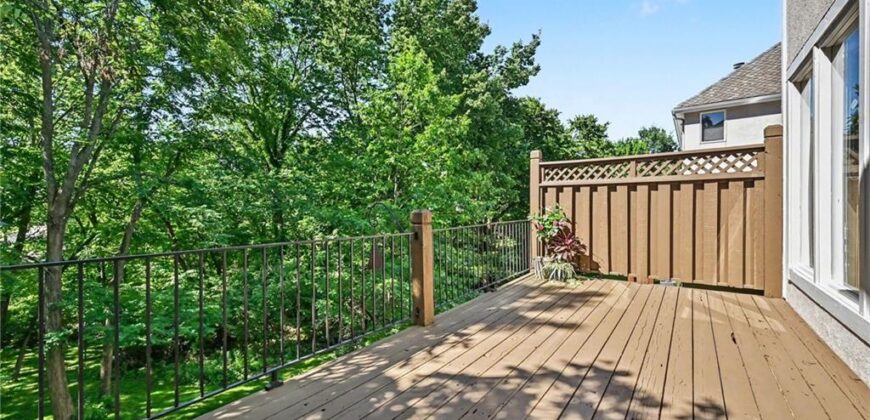 8033 Clearwater Drive, Parkville, MO 64152