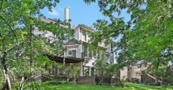 8033 Clearwater Drive, Parkville, MO 64152