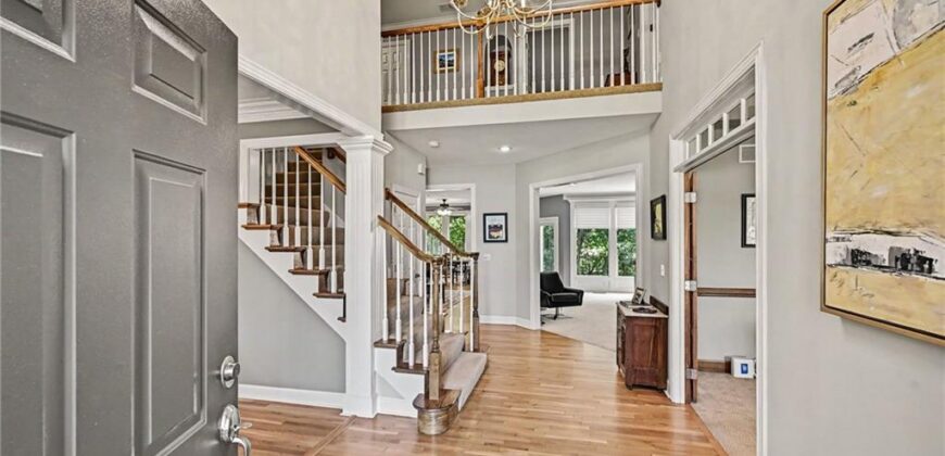 8033 Clearwater Drive, Parkville, MO 64152