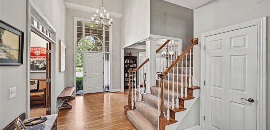 8033 Clearwater Drive, Parkville, MO 64152
