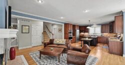 8033 Clearwater Drive, Parkville, MO 64152