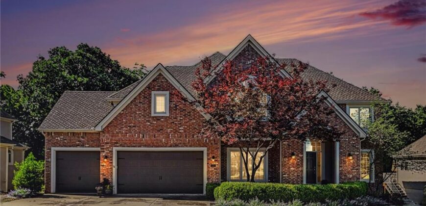 8033 Clearwater Drive, Parkville, MO 64152