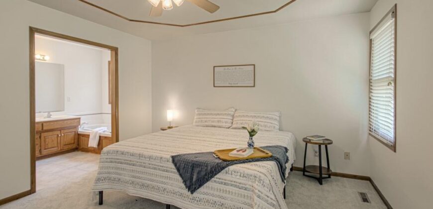 920 NE 102nd Street, Kansas City, MO 64155