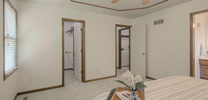 920 NE 102nd Street, Kansas City, MO 64155
