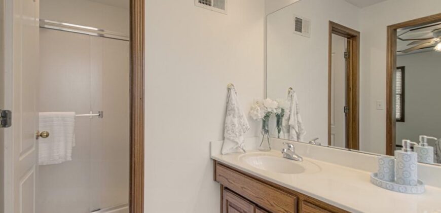 920 NE 102nd Street, Kansas City, MO 64155