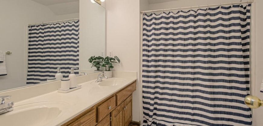 920 NE 102nd Street, Kansas City, MO 64155
