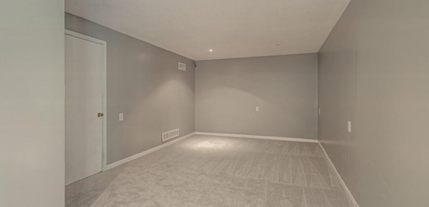 920 NE 102nd Street, Kansas City, MO 64155