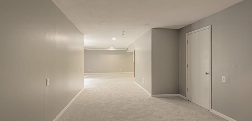 920 NE 102nd Street, Kansas City, MO 64155