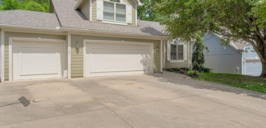 920 NE 102nd Street, Kansas City, MO 64155