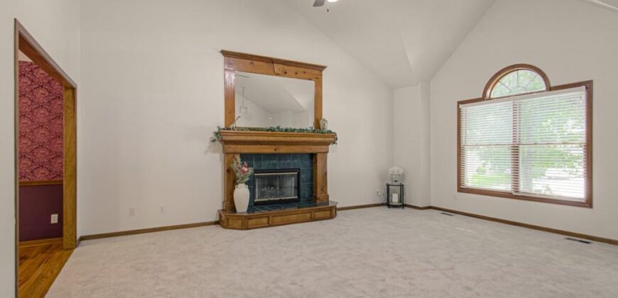 920 NE 102nd Street, Kansas City, MO 64155