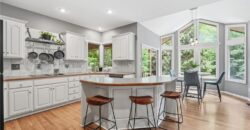 5316 NW Bluff Drive, Parkville, MO 64152
