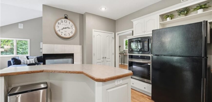 5316 NW Bluff Drive, Parkville, MO 64152