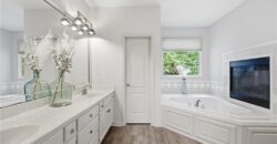 5316 NW Bluff Drive, Parkville, MO 64152