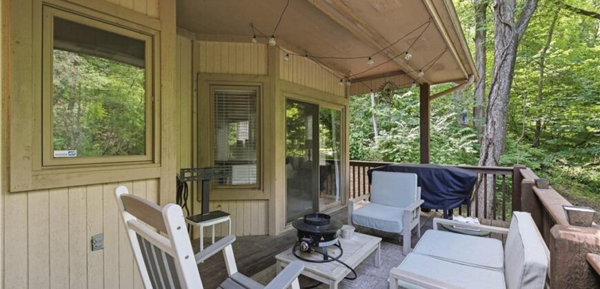 5316 NW Bluff Drive, Parkville, MO 64152