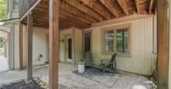 5316 NW Bluff Drive, Parkville, MO 64152